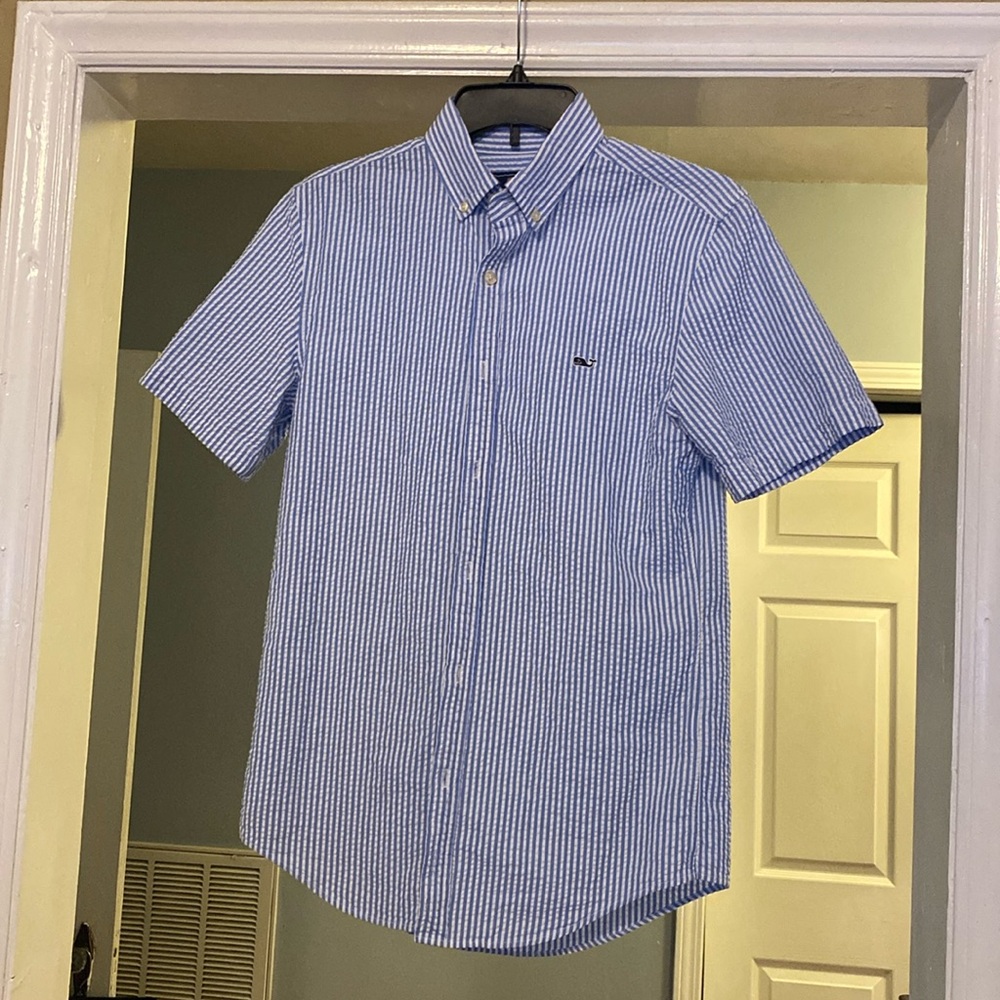 Gently worn Men’s XS  Blue and White striped Vineyard Vines SS Button-down.